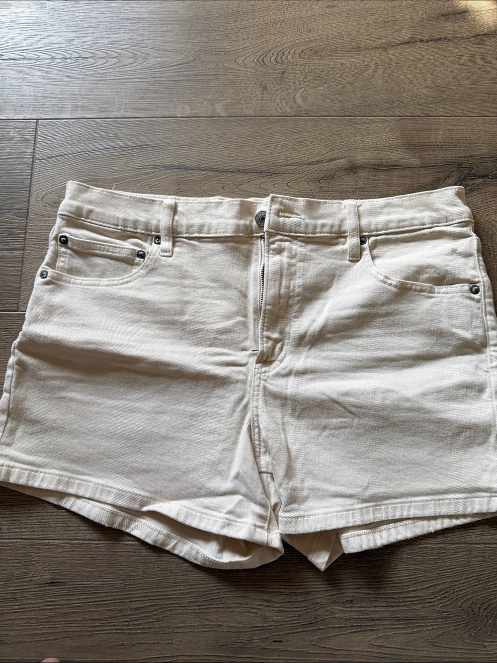 American Eagle Outfitters Cream Denim Relaxed Shorts